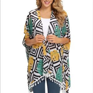 Women’s Floral Kimono Wrap/coverup Size M NWT black white green yellow